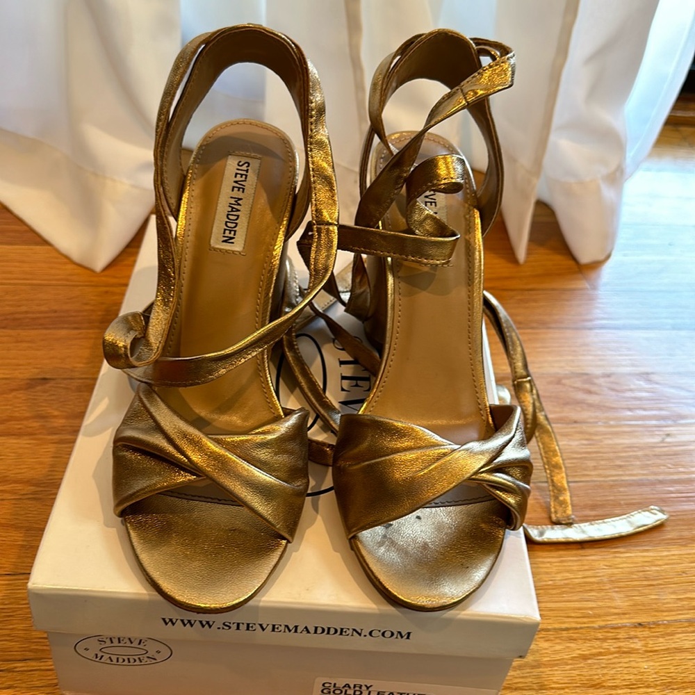 Steve Madden gold sandals size 9